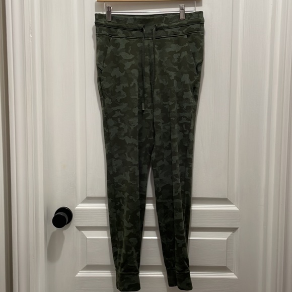 Lululemon Ready to Rulu Joggers - Picture 3 of 4